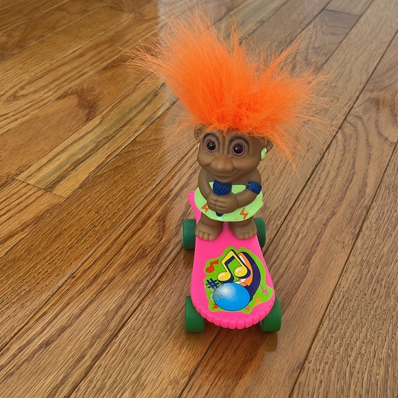 Vintage 1990s Orange Haired Singing Troll Doll on Skateboard - Picture 7 of 12